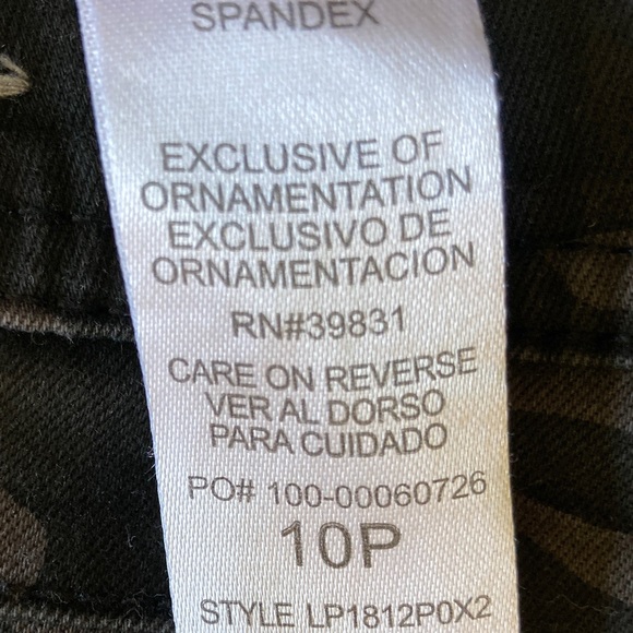 Wit and Wisdom Camo jeans 10 petite - Picture 7 of 8